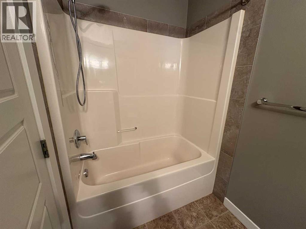 10138 85a Street Property Photo 7