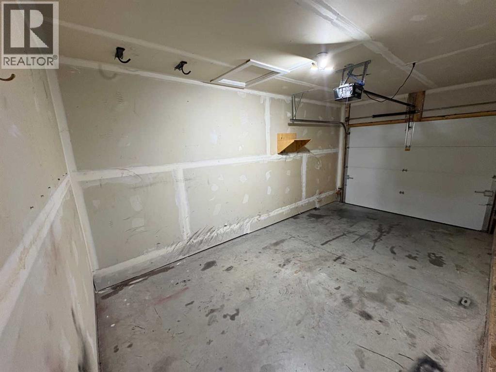 10138 85a Street Property Photo 9