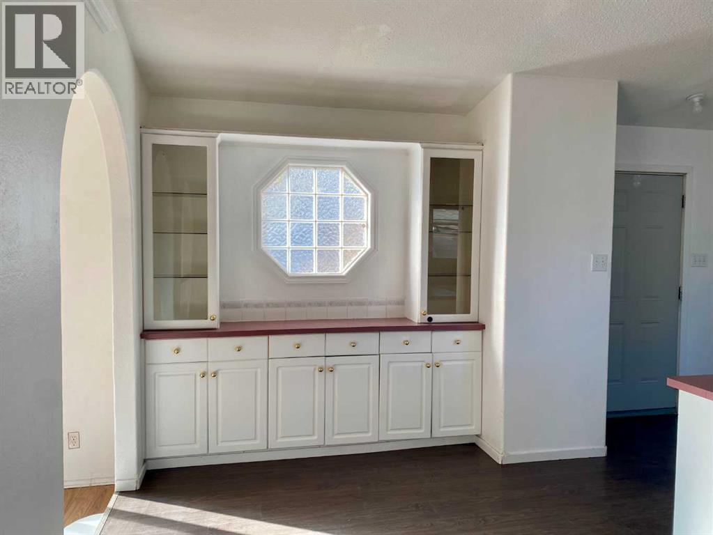 9630 122 Avenue Property Photo 4