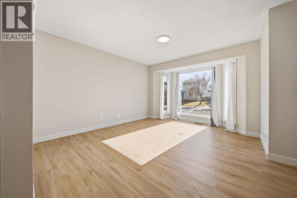 36 Taradale Close Ne Property Photo 3