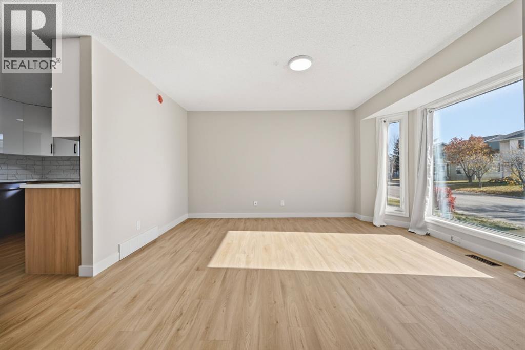 36 Taradale Close Ne Property Photo 4