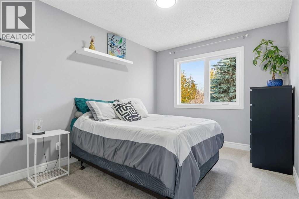 181 Woodbend Way Property Photo 32