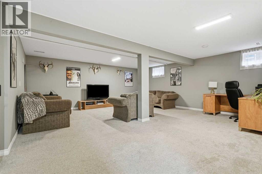 181 Woodbend Way Property Photo 35