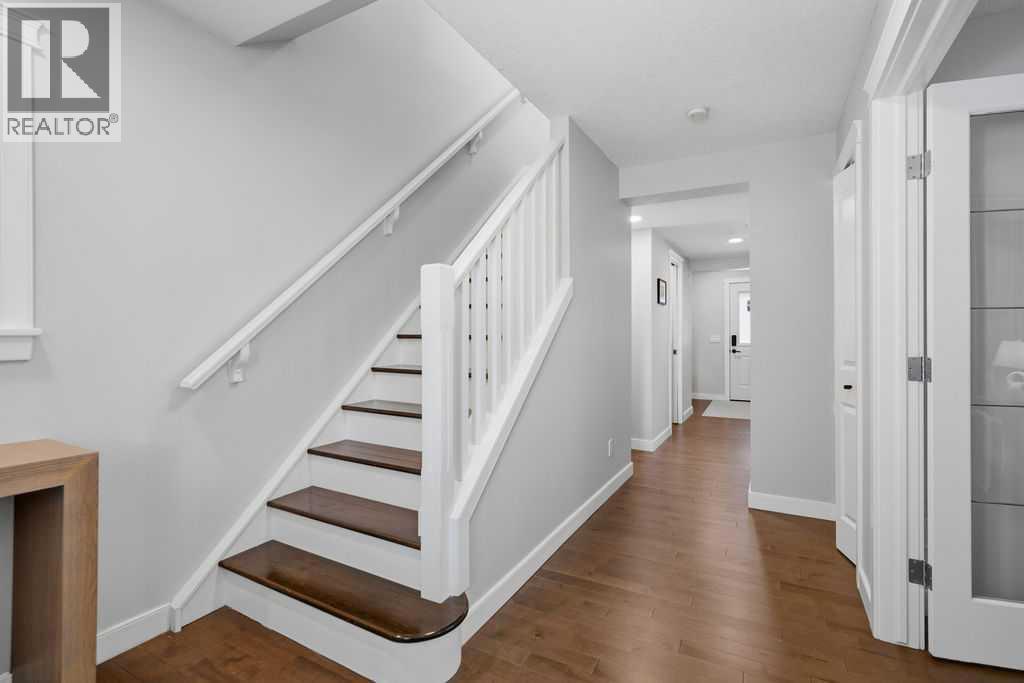 87 Couture Crescent Sw Property Photo 4