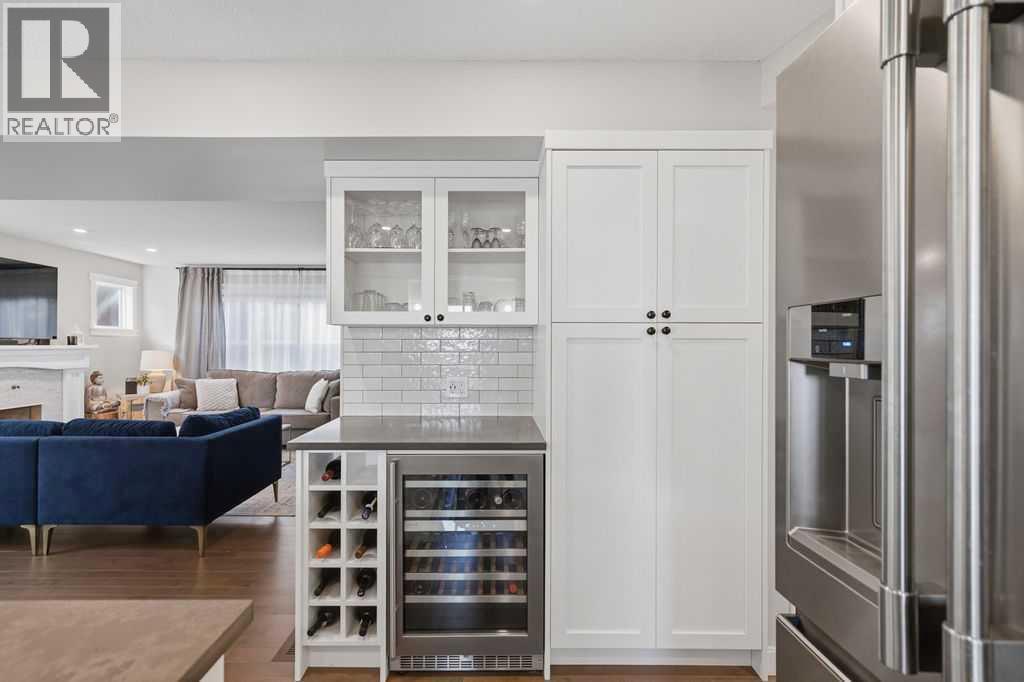 87 Couture Crescent Sw Property Photo 16