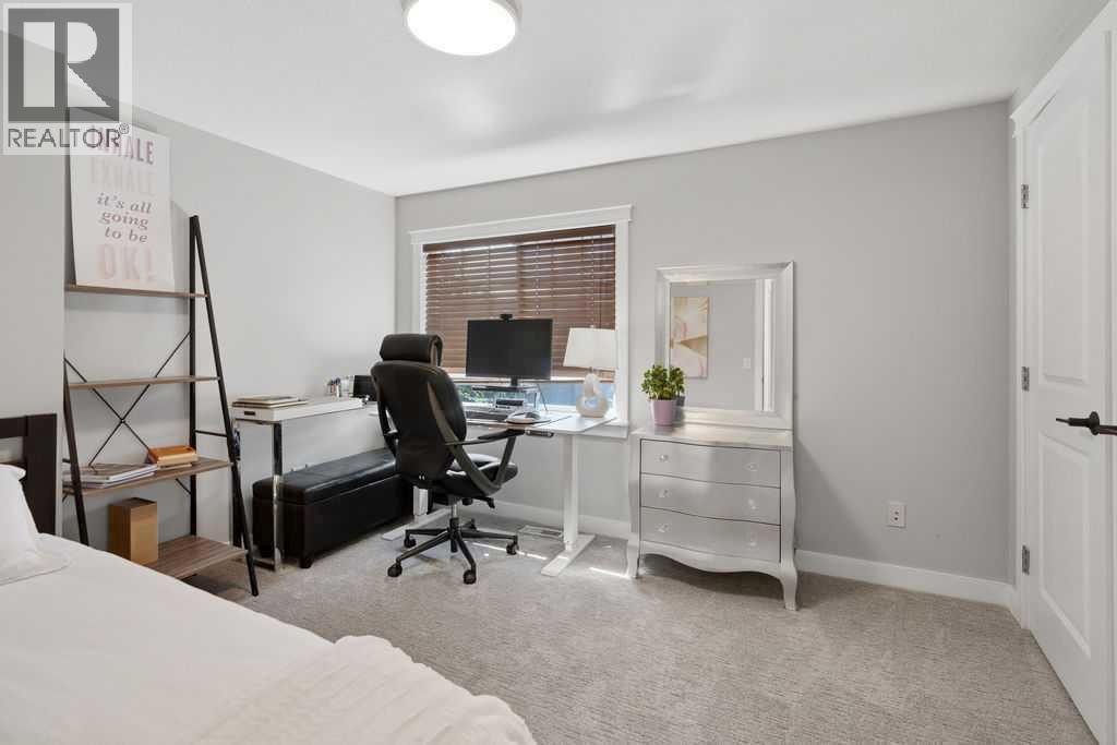 87 Couture Crescent Sw Property Photo 25