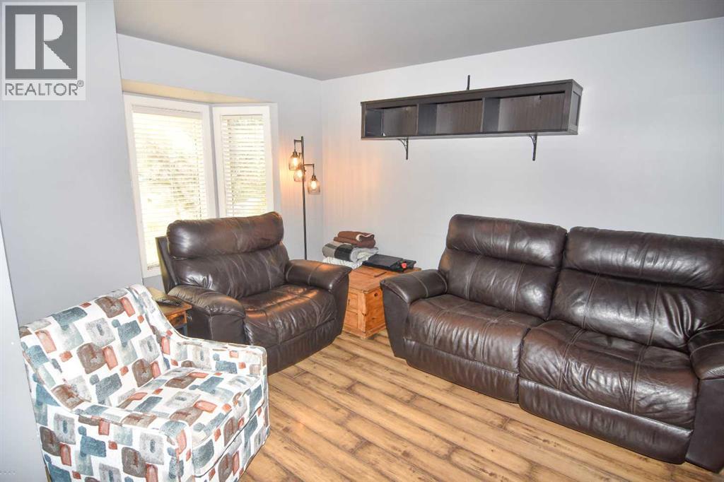 100 Coach Manor Rise Sw Property Photo 7