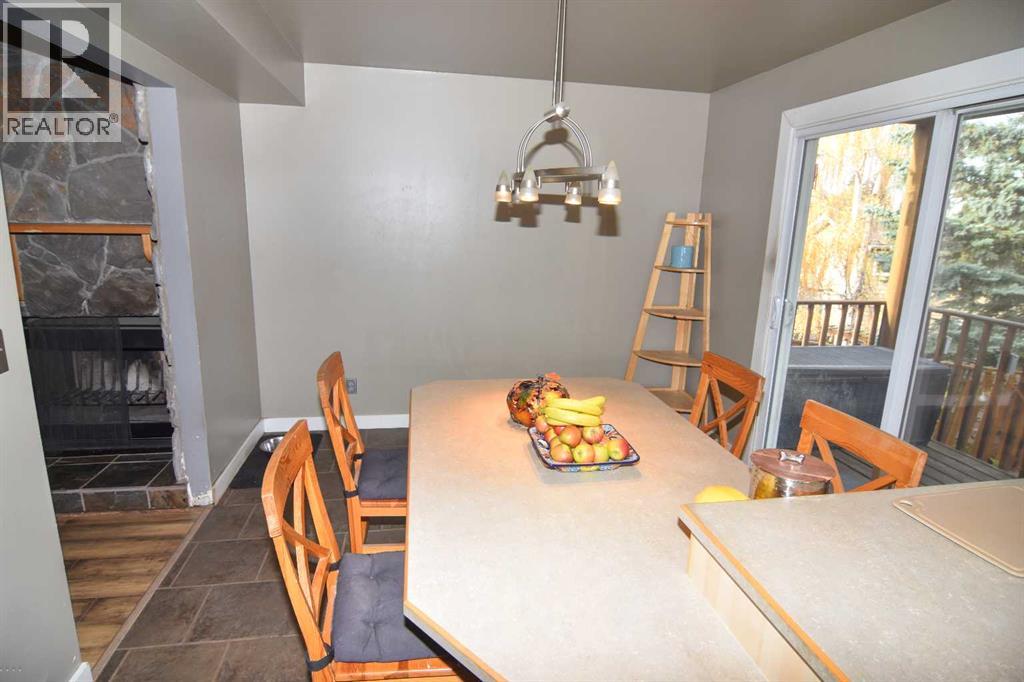 100 Coach Manor Rise Sw Property Photo 10