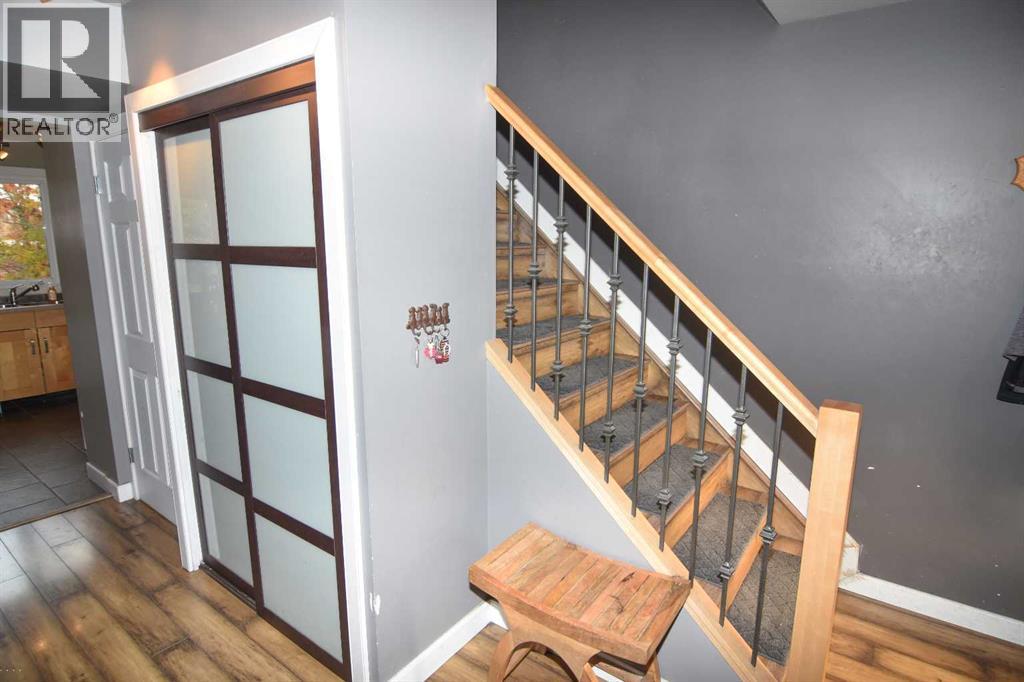 100 Coach Manor Rise Sw Property Photo 11