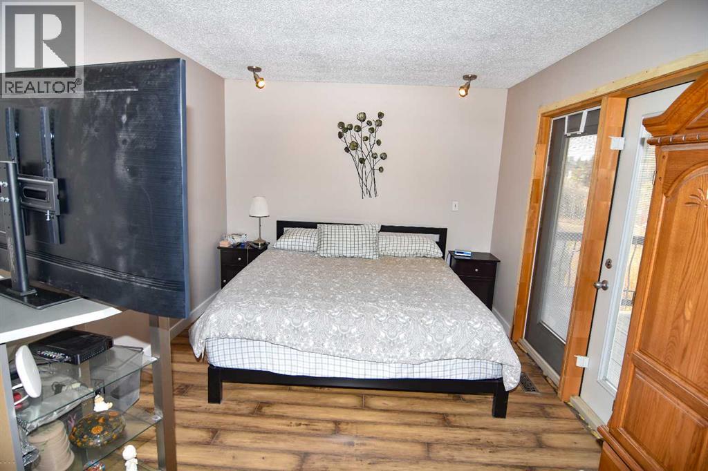 100 Coach Manor Rise Sw Property Photo 12