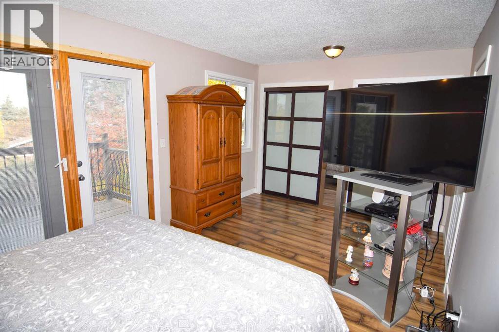100 Coach Manor Rise Sw Property Photo 14