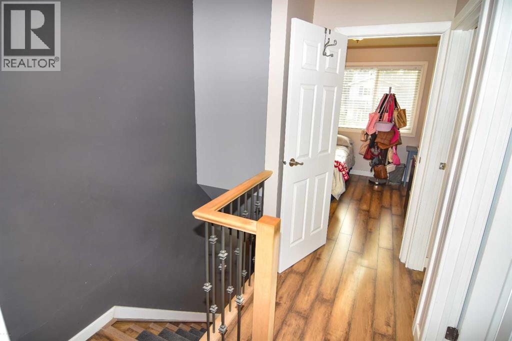 100 Coach Manor Rise Sw Property Photo 16