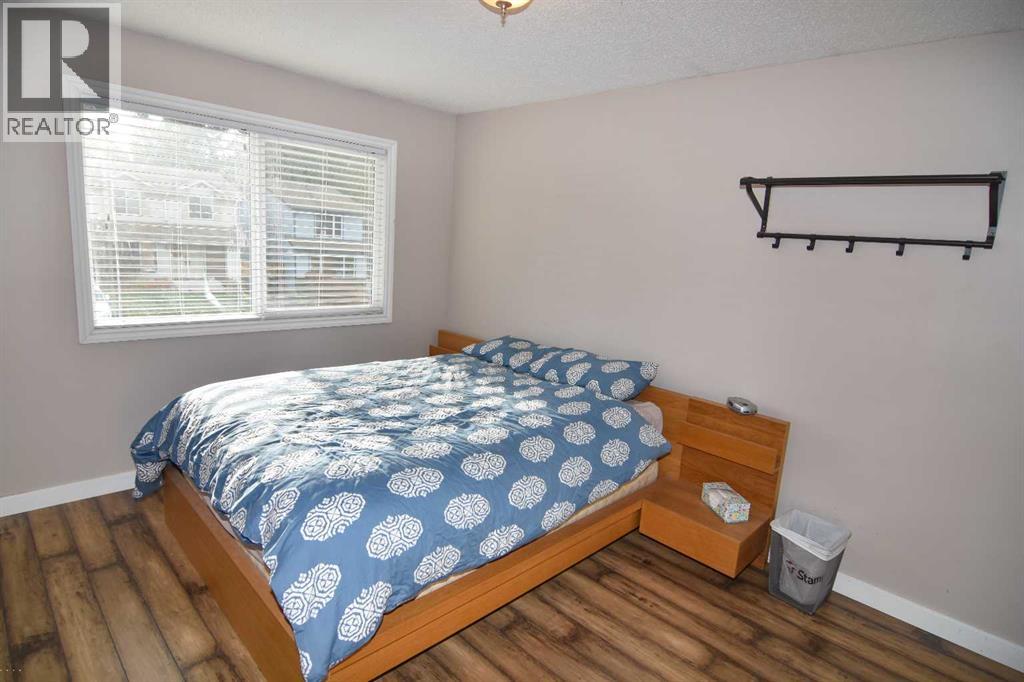 100 Coach Manor Rise Sw Property Photo 18