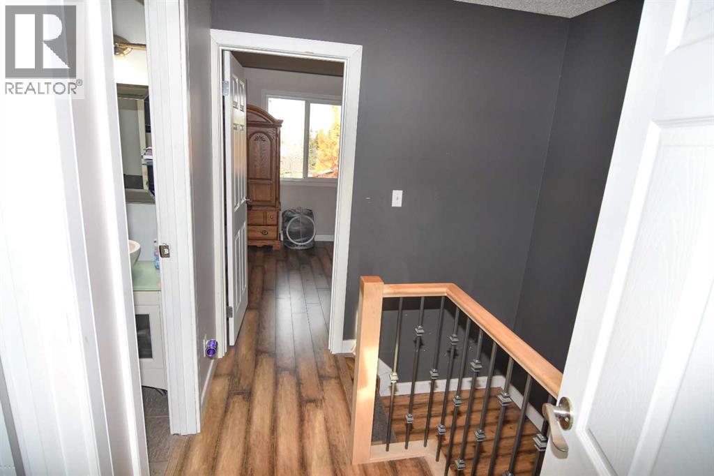 100 Coach Manor Rise Sw Property Photo 22