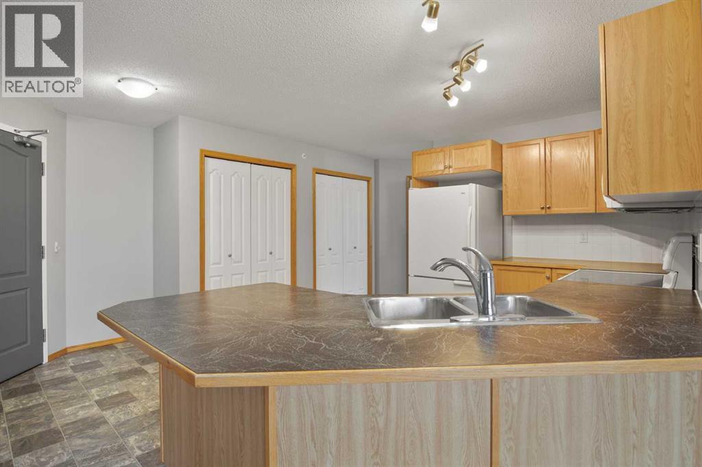 260 Duston Street Property Photo 38