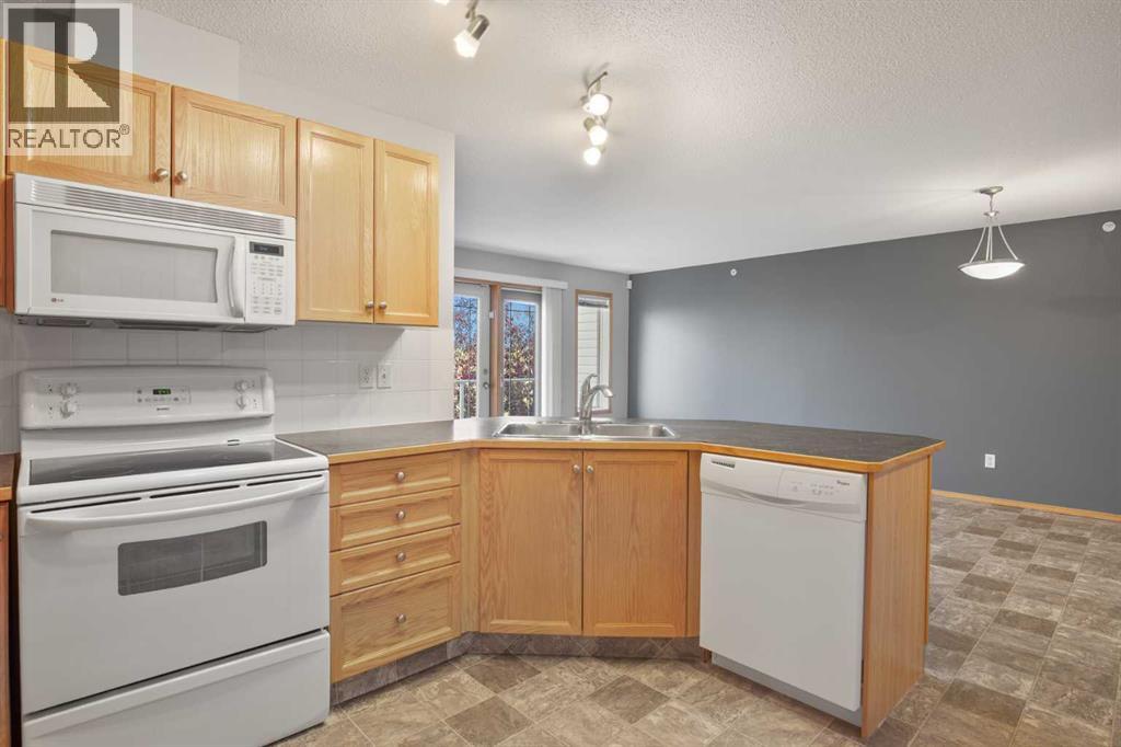 260 Duston Street Property Photo 40