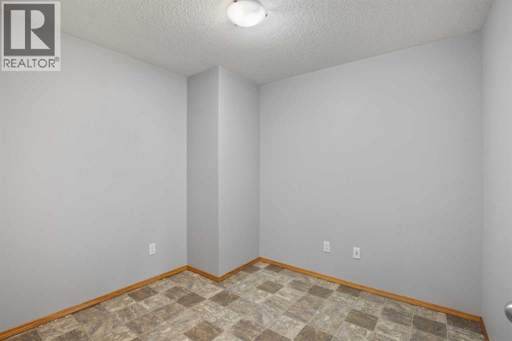 260 Duston Street Property Photo 45