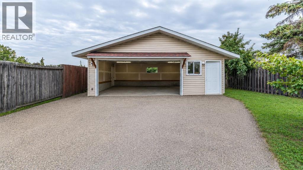 48 Doverglen Crescent Se Property Photo 33