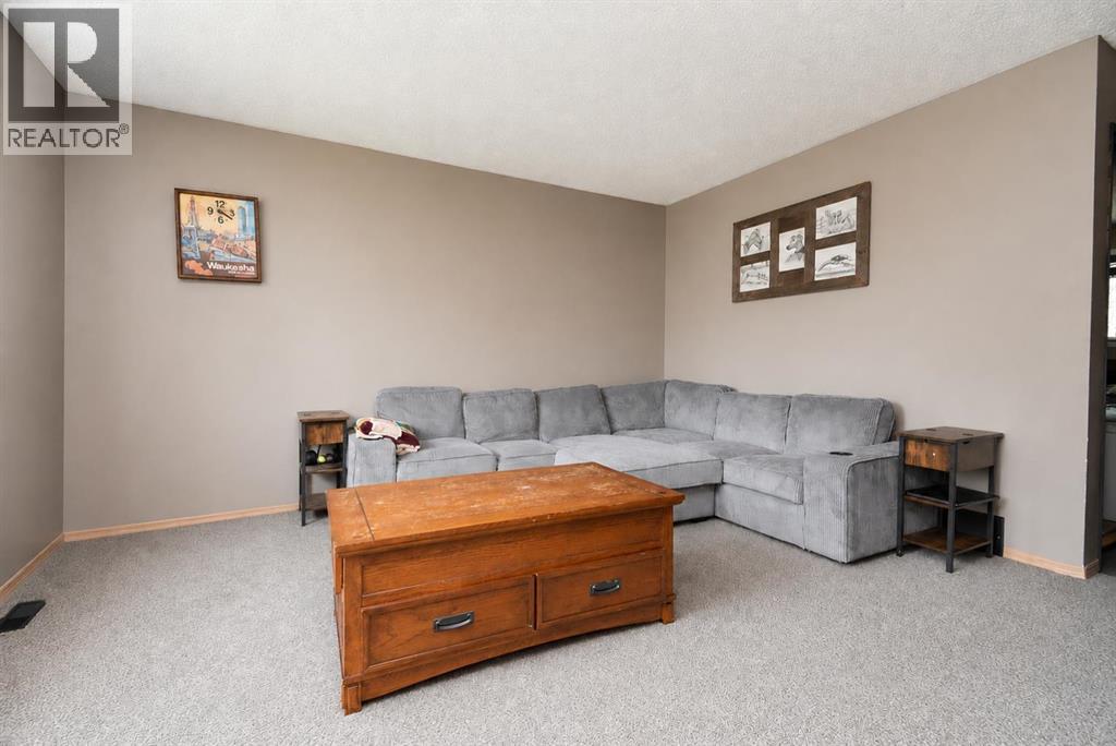 168 Eastman Crescent Property Photo 7