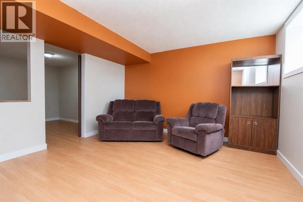 168 Eastman Crescent Property Photo 22