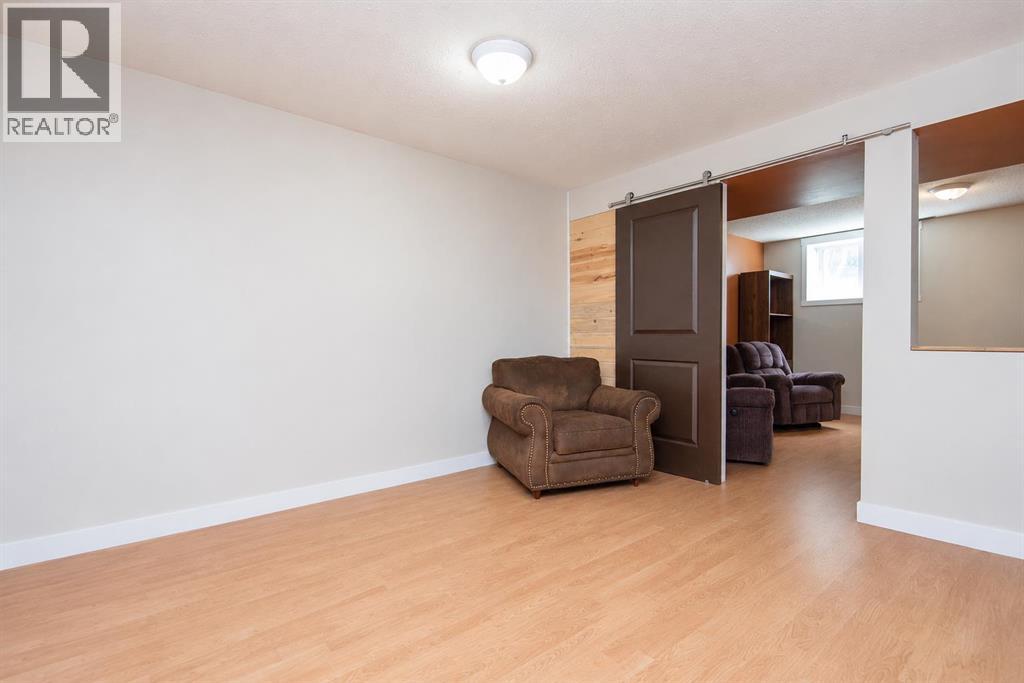 168 Eastman Crescent Property Photo 23