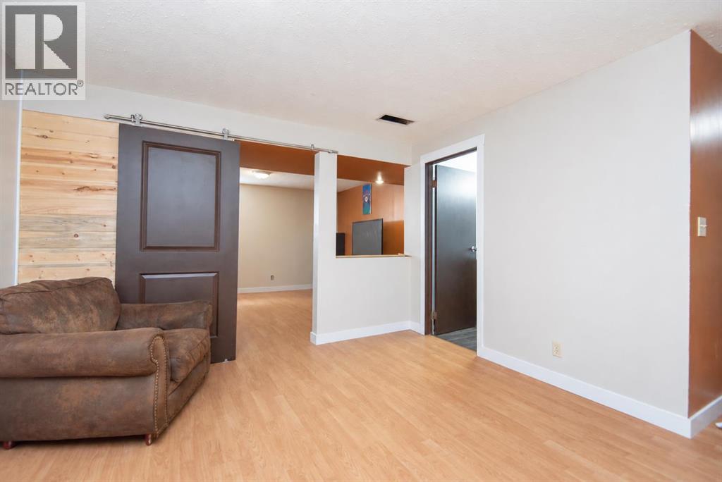 168 Eastman Crescent Property Photo 24