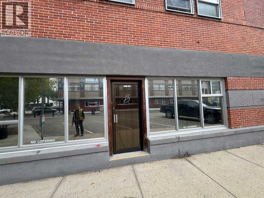 5101 50 Avenue Property Photo 2