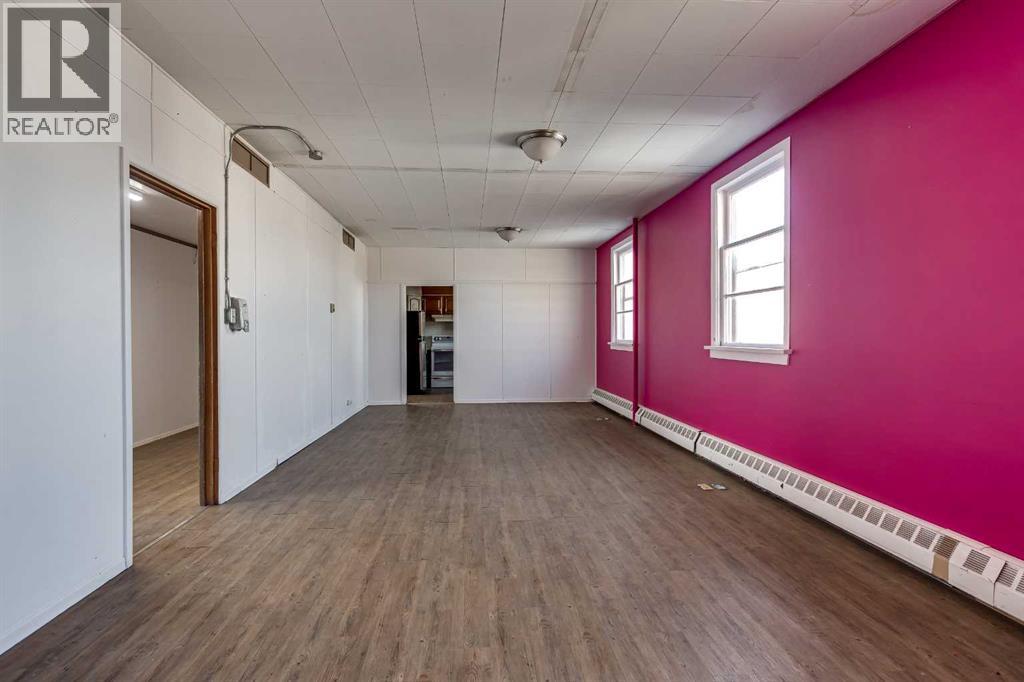 5101 50 Avenue Property Photo 12