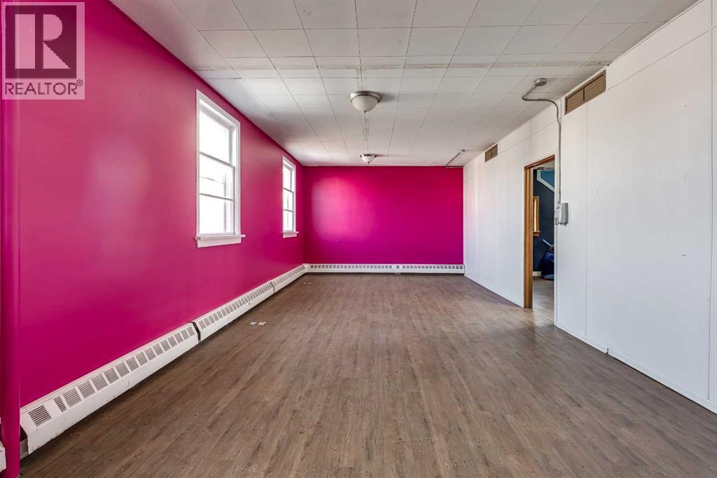 5101 50 Avenue Property Photo 13