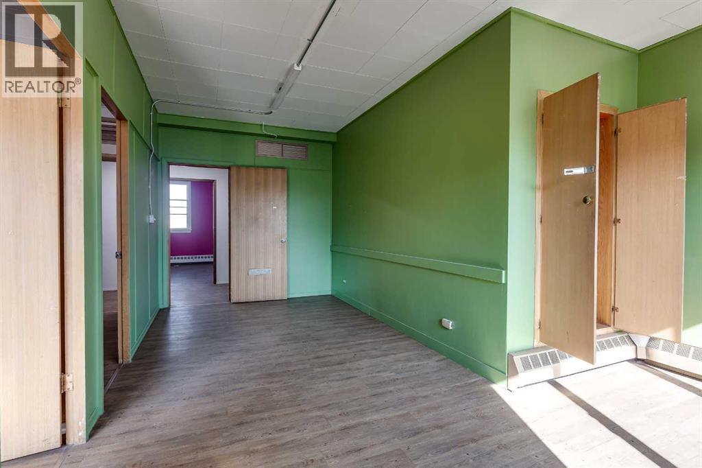5101 50 Avenue Property Photo 16