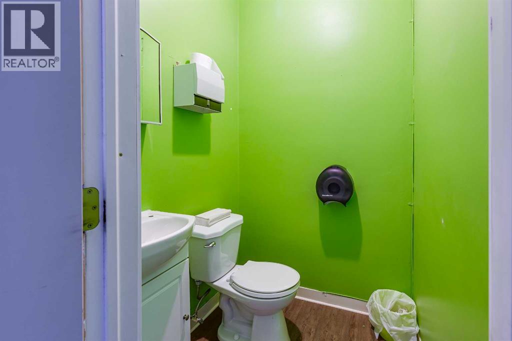 5101 50 Avenue Property Photo 21
