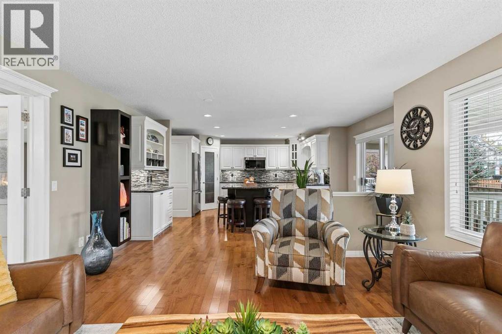 278 Douglasdale Point Se Property Photo 6