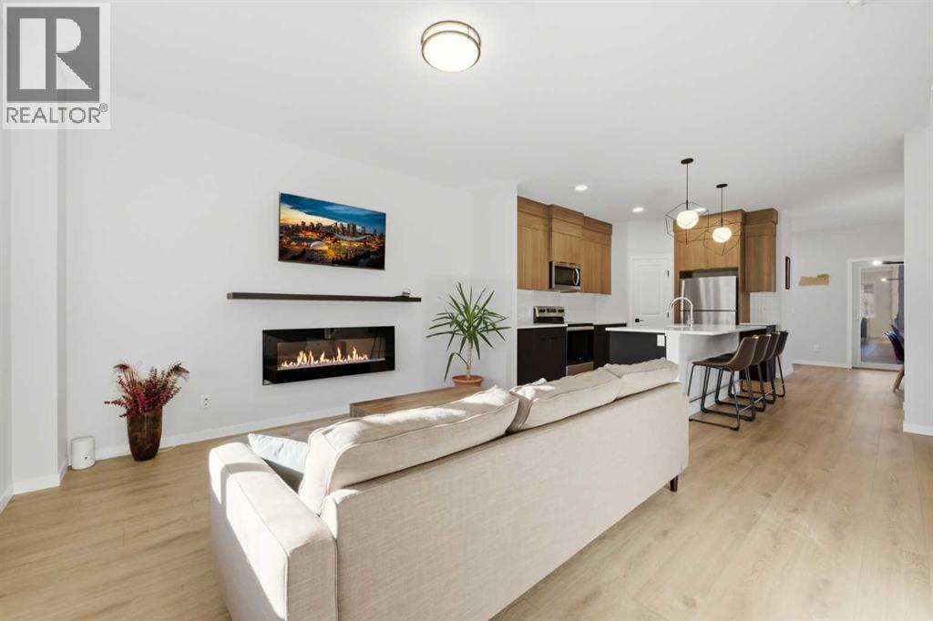15113 37 Street Sw Property Photo 2