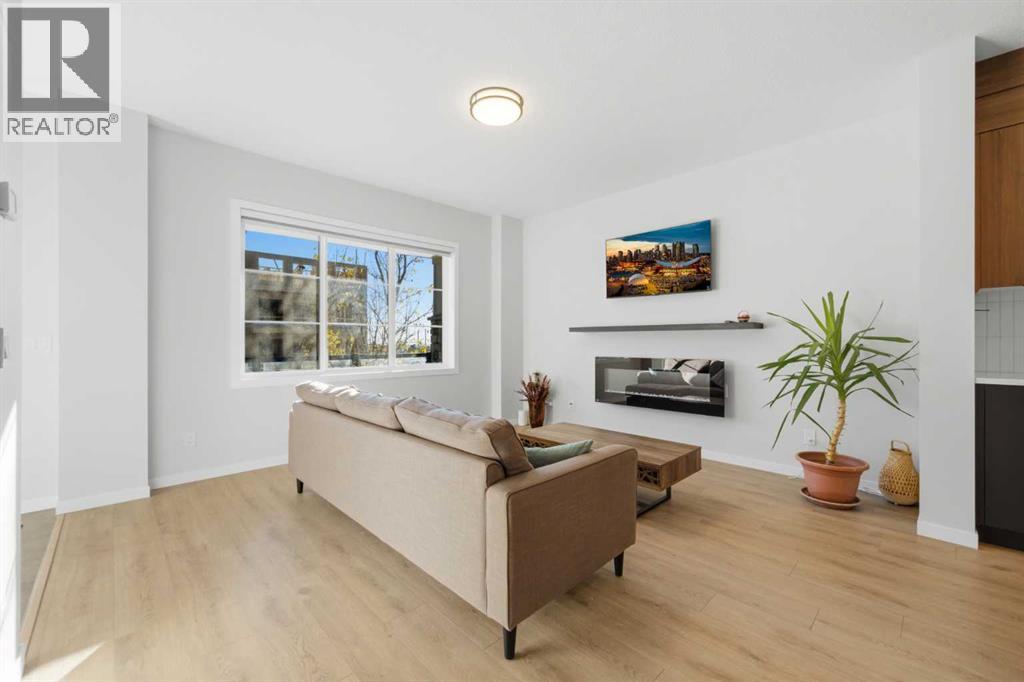 15113 37 Street Sw Property Photo 3