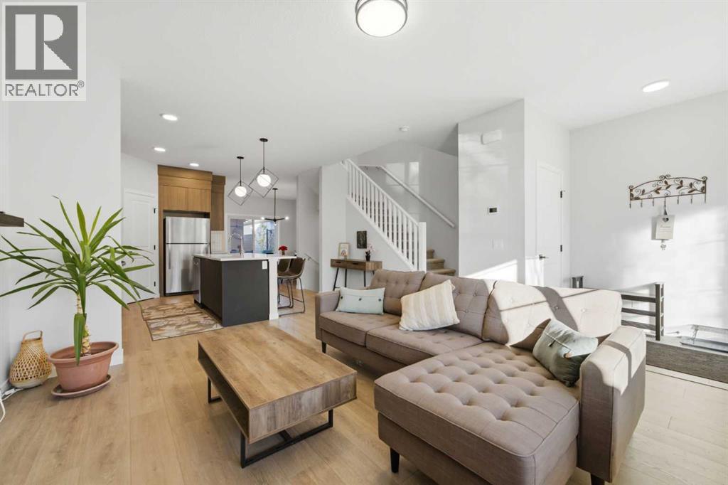 15113 37 Street Sw Property Photo 4