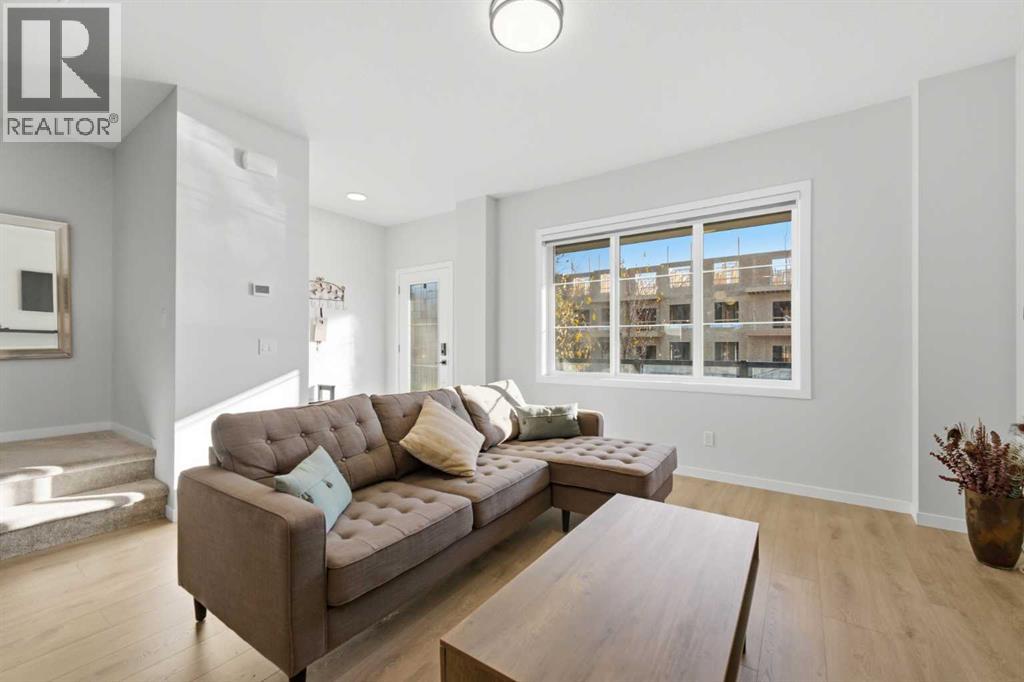 15113 37 Street Sw Property Photo 5