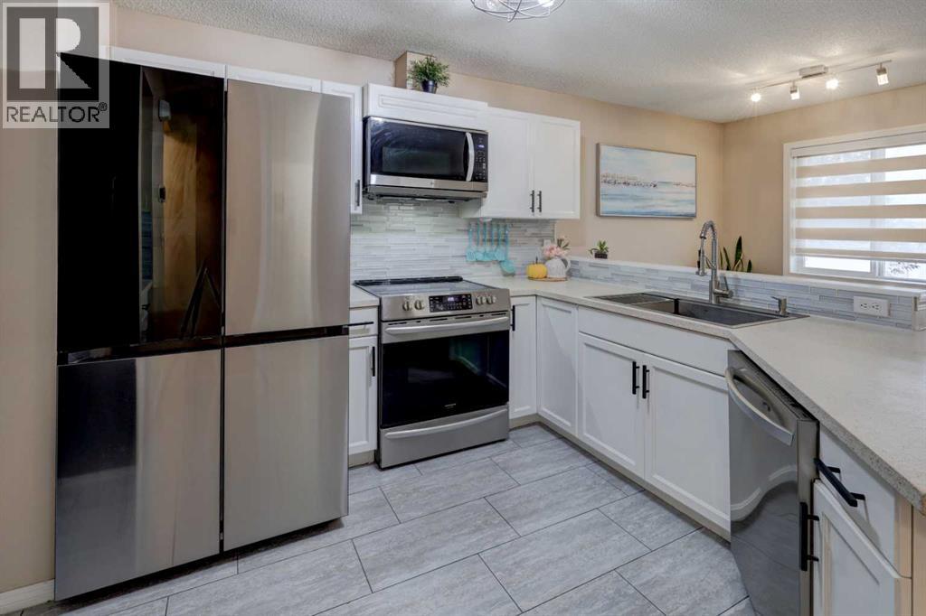 175 Royal Oak Gardens Nw Property Photo 7