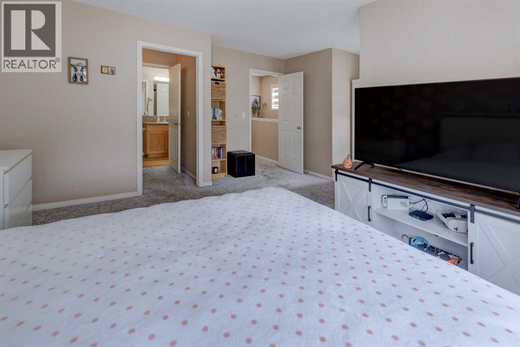 175 Royal Oak Gardens Nw Property Photo 15