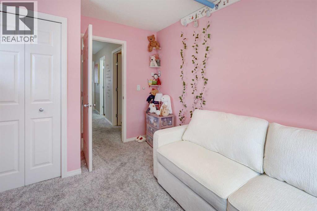175 Royal Oak Gardens Nw Property Photo 18