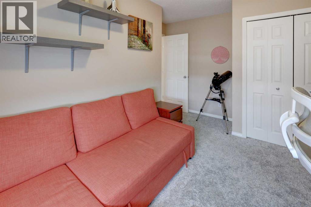 175 Royal Oak Gardens Nw Property Photo 20