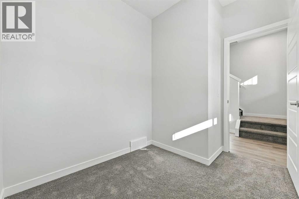 60 Red Embers Plaza Ne Property Photo 5