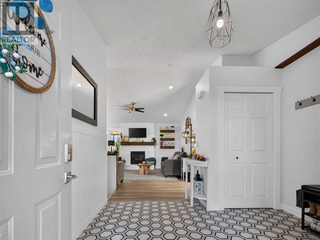 418011 336 Street E Property Photo 5