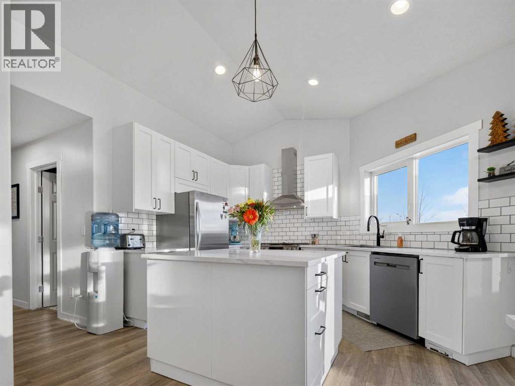 418011 336 Street E Property Photo 11