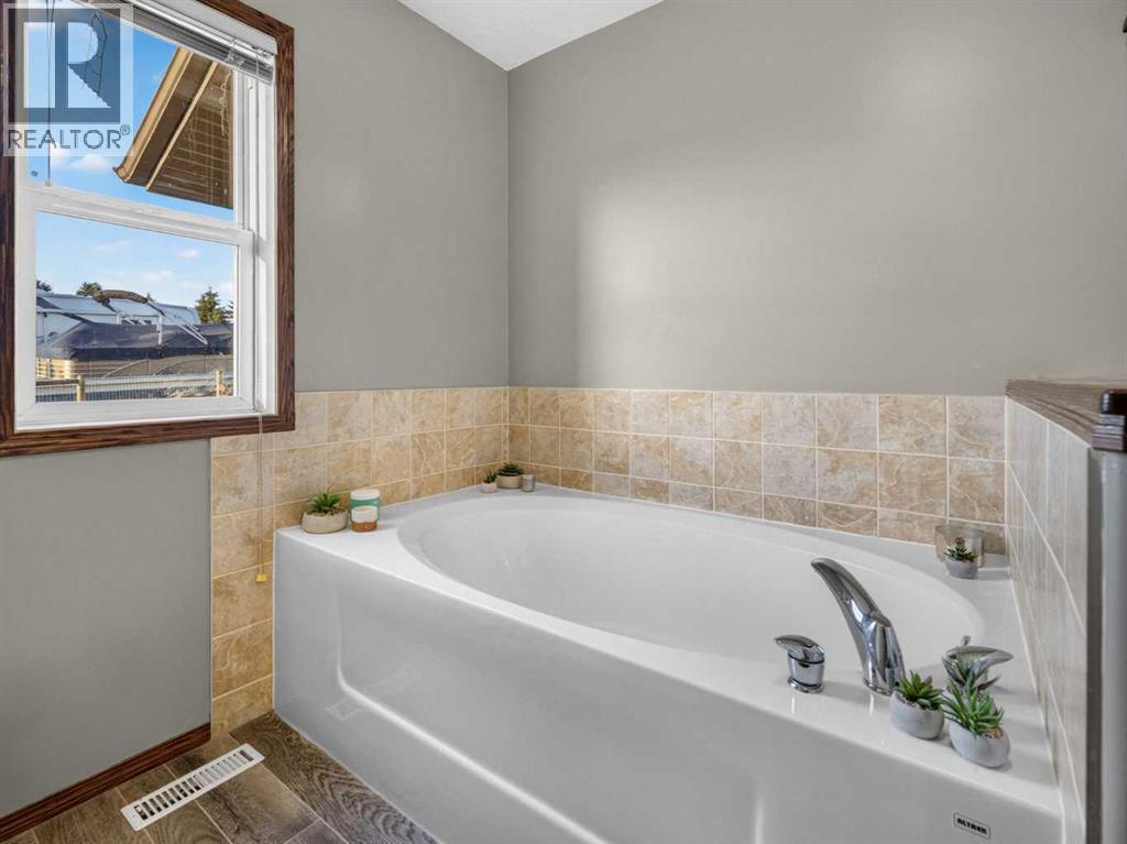 418011 336 Street E Property Photo 17