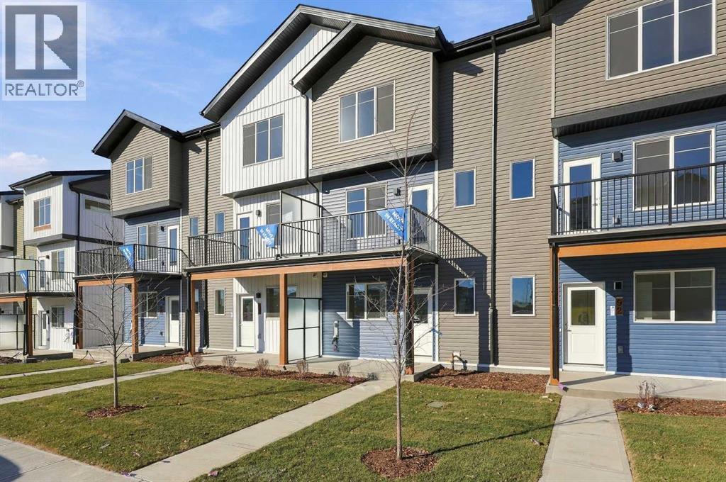 90 Red Embers Plaza Ne Property Photo 1