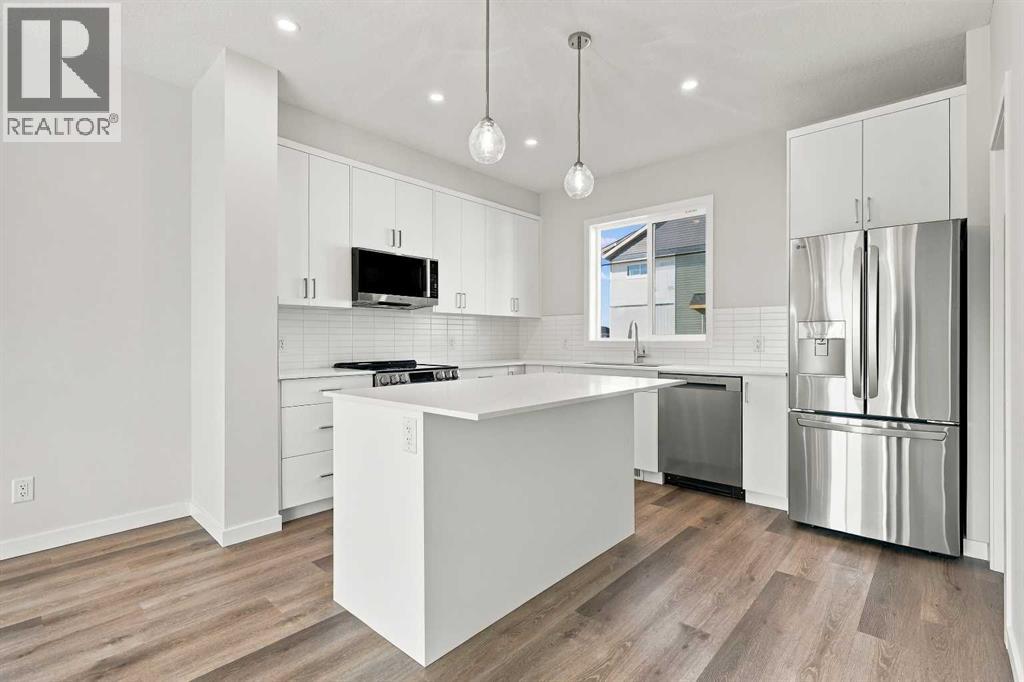 90 Red Embers Plaza Ne Property Photo 2