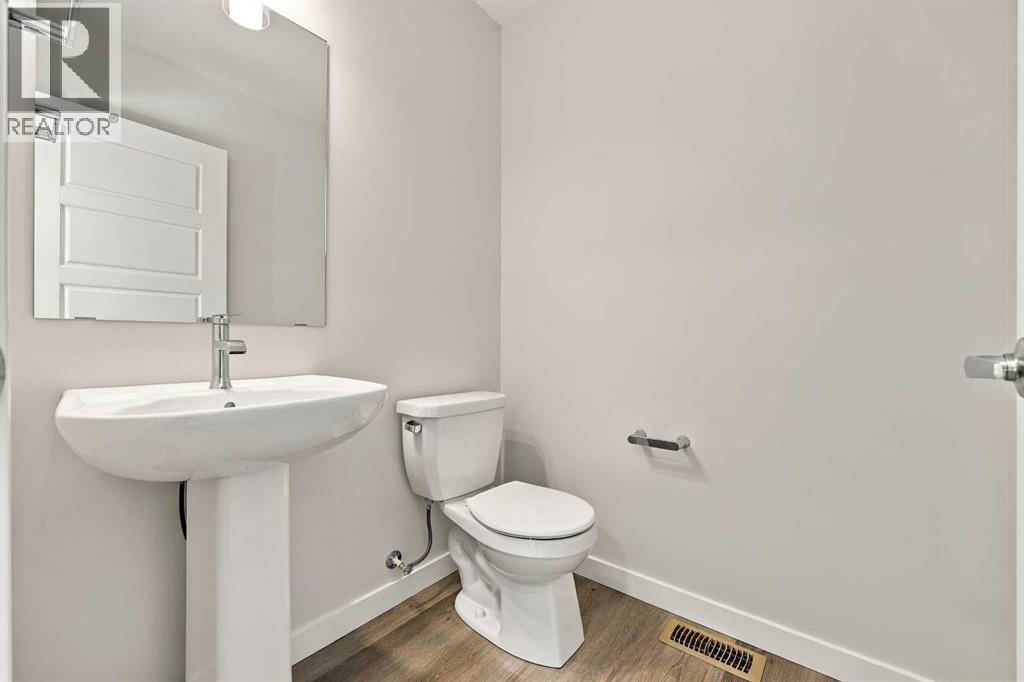 90 Red Embers Plaza Ne Property Photo 7