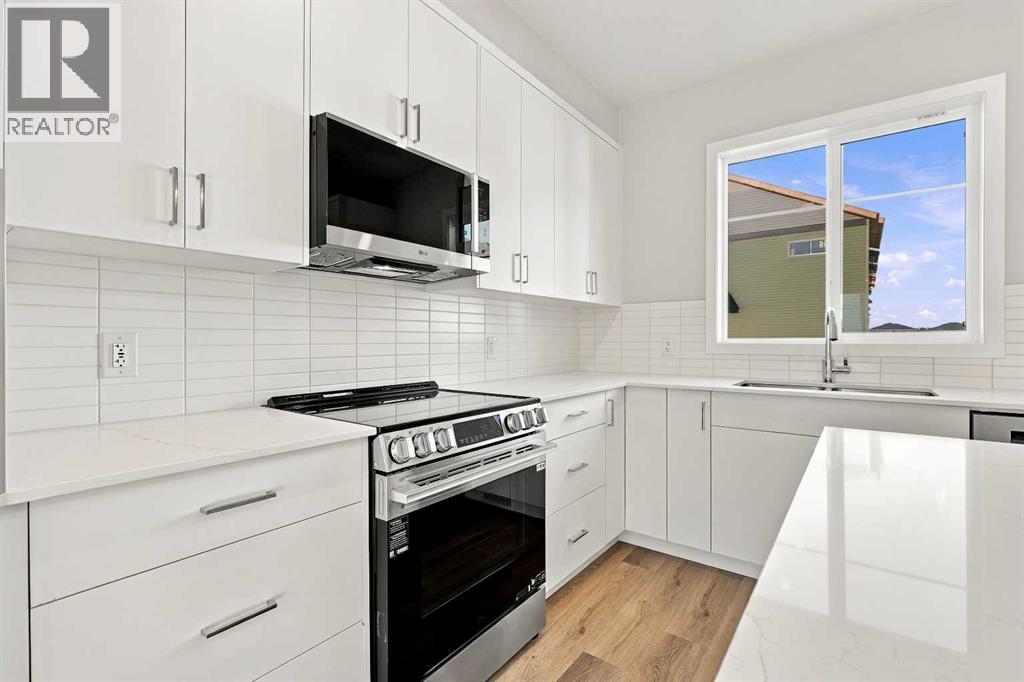 90 Red Embers Plaza Ne Property Photo 11