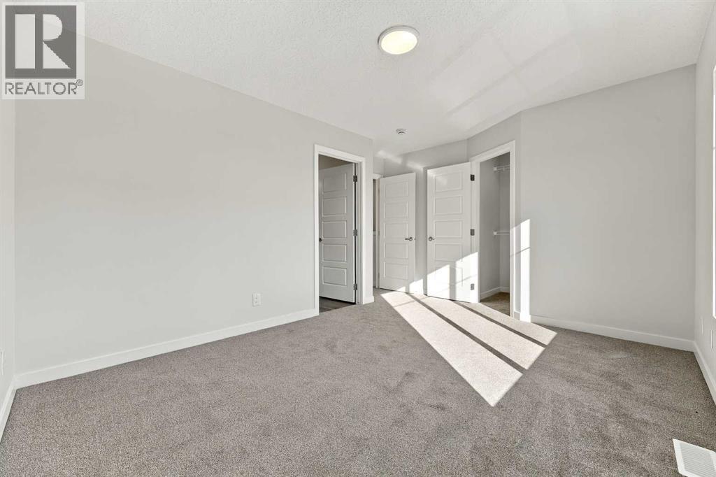 90 Red Embers Plaza Ne Property Photo 16