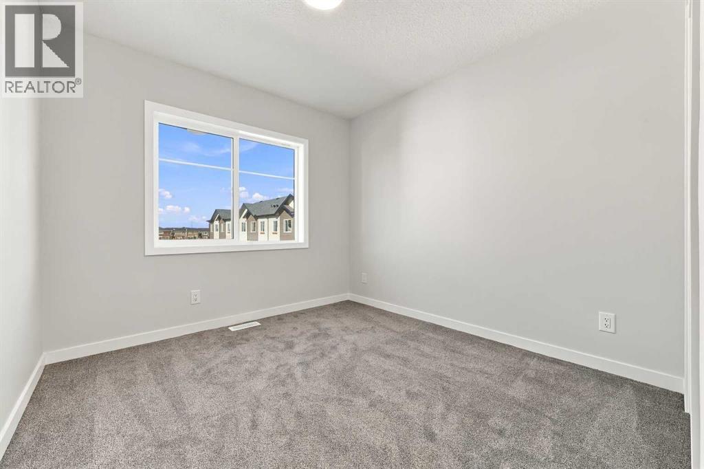 90 Red Embers Plaza Ne Property Photo 25